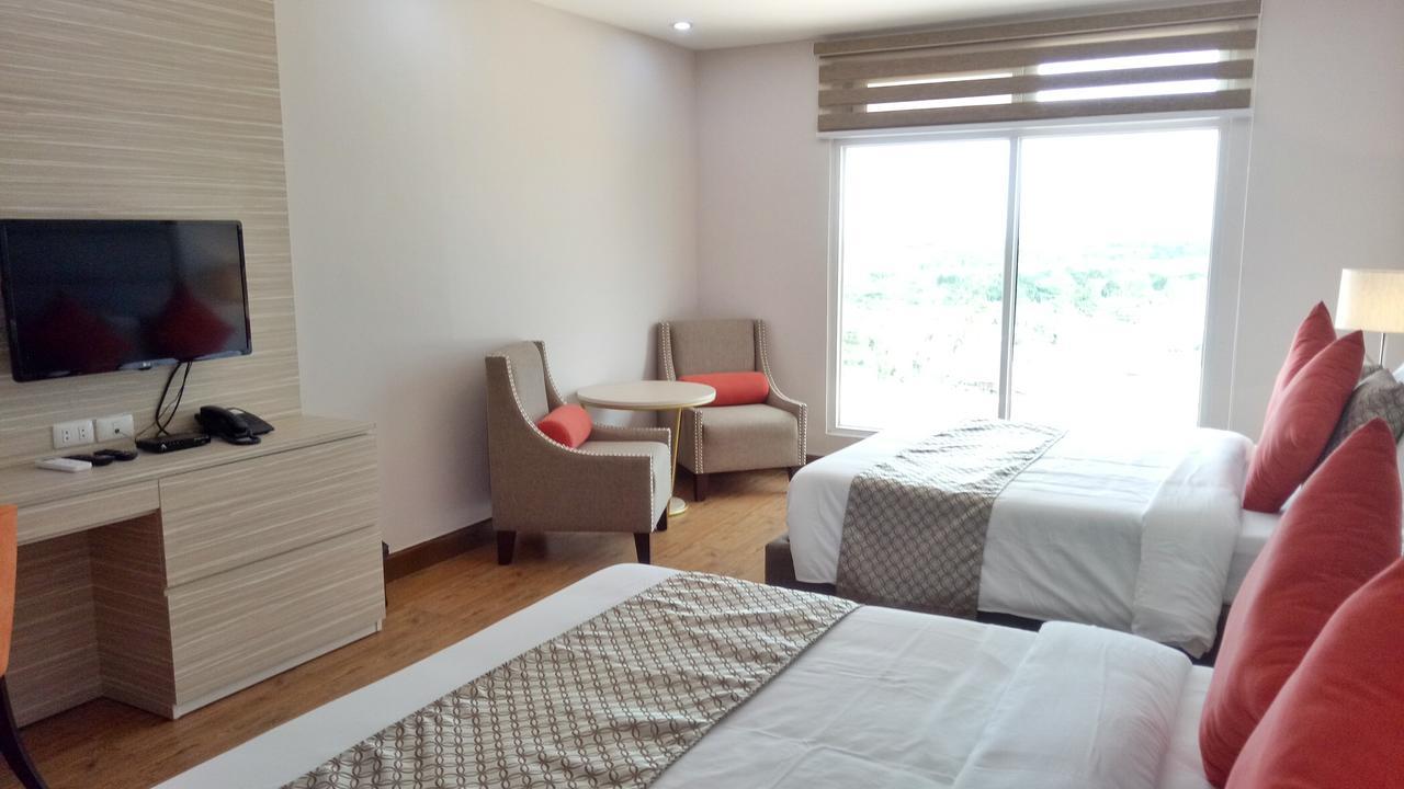 La Maja Rica Hotel Tarlac City Εξωτερικό φωτογραφία