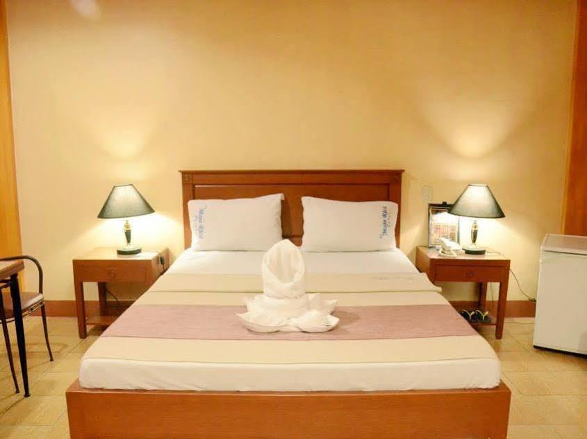 La Maja Rica Hotel Tarlac City Εξωτερικό φωτογραφία