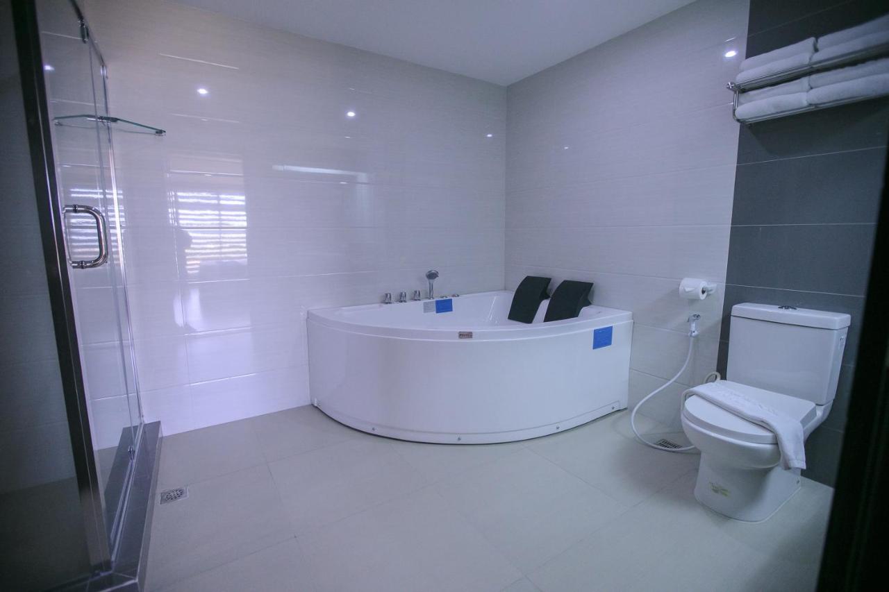 La Maja Rica Hotel Tarlac City Εξωτερικό φωτογραφία